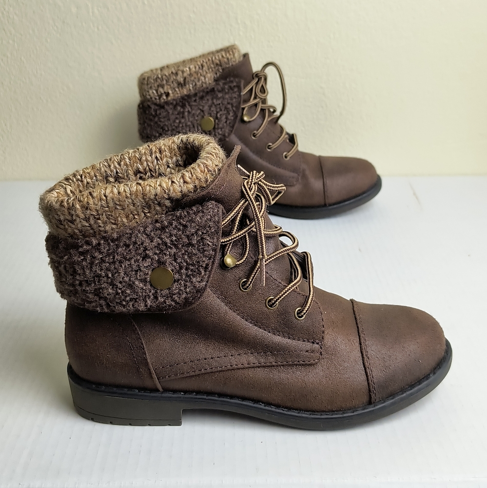 Cliffs by WHITE MOUNTAIN Decker Size 7.5M Brown Combat Boots with Knit Collar